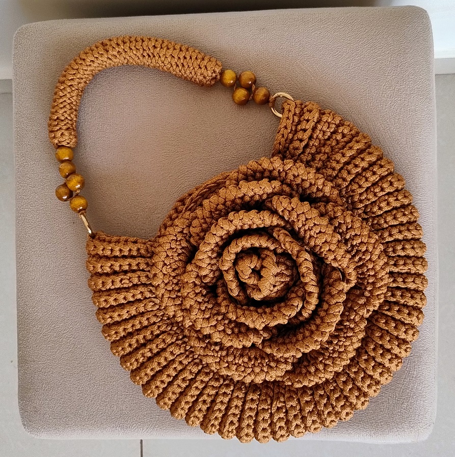 Confeccionada com Fio Náutico