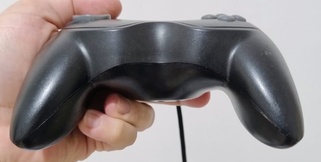 Controle preto Genius USB - Imagem 5